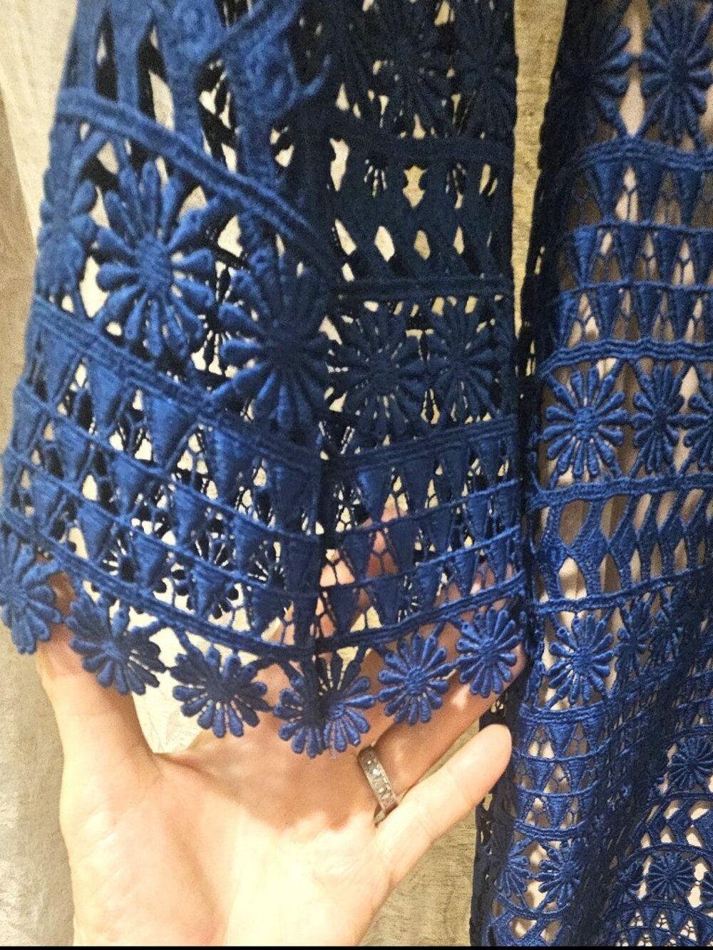 Shoshanna sapphire-blue guipure lace dress bell sleeves peekabo shoulders size 6